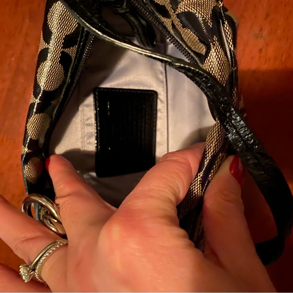 Coach Purse 👜 - Picture 4 of 4